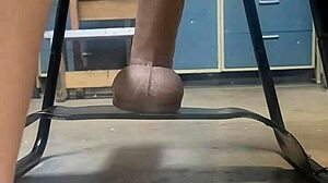 watch her bounce on that huge hankey's dildo chair 🍑🔥😩