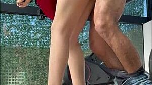 hidden cam catches argentinian stepsis slurping cock in gym 😈🍆💦