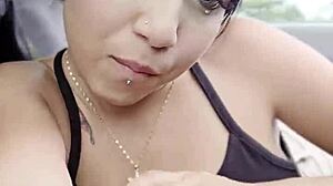 chupando su verga mientras maneja por la via publica