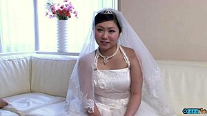 new asian bride in wedding dress fingers hairy pussy for visitor