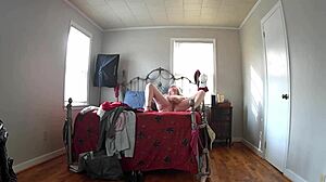 Cam tersembunyi rekam ibu tiri colmek baju baru