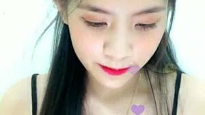 em hot korean girl goes sexy on việt webcam livestream