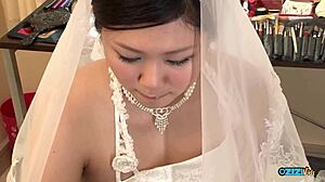 new asian bride in wedding dress fingers hairy pussy for visitor