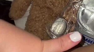 hey check this arab teen stuffing food in her kinky pussy los angeles