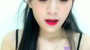 em hot korean girl goes sexy on việt webcam livestream