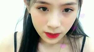 em hot korean girl goes sexy on việt webcam livestream