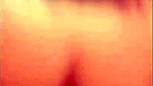 ei olha essa ninfa quicando gostoso na rola até gozar forte