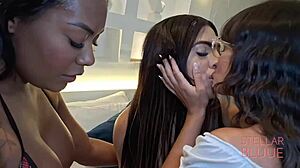 minhas amigas safadas lanna belford e bartira luz me chuparam e gozei com brinquedos na lição ��🍆💦