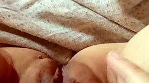 milf opens her pussy wide fer me