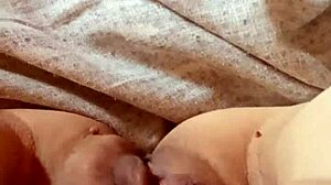 milf opens her pussy wide fer me