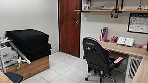 Thief offers tight asshole for silence as pauzudo fills her ass creampie Vagninho Luna Oliveira!