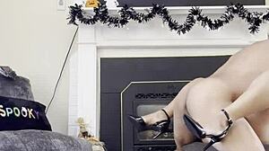 latina amateur shudders through multiple orgasms in lounge room