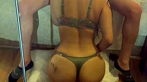 Rich motel blowjob tempts with amateur heat