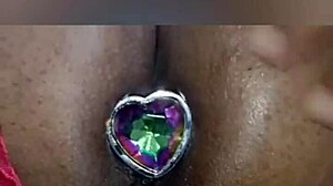 Gozada explosiva bem no cu apertado da puta gulosa