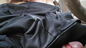 ストッキング着た女装人妻が車でデカマラ弄って公開絶頂