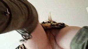 Elza Koms commands slave to worship fetish feet.