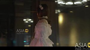 Why does the witch Su Yu Tang beg for cum in this Modelmedia Asia episode 4?