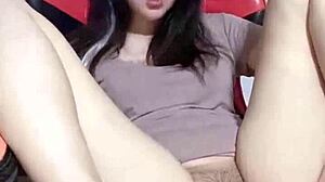 ever seen an amateur squirt from masturbation?