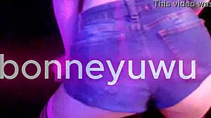 Bonneyuwu twerks tight petite Argentinian ass