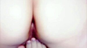 Mature Cougar Spreads Huge Pussy Lips for Wild Masturbation Show