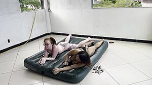 depois do sexo ele nos deu banho todo molhadinhas e safadas