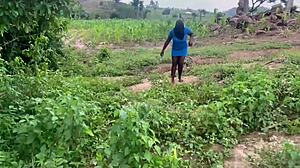 she totally loves that deep doggy style bang 😍 ebony curves rocking