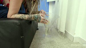 selvaggia alexxa vice goes wild 4-on-1 scopa like messalina!