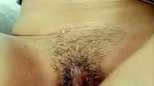 sola en casa con mi dildo enorme metiendolo en mi vagina sexy latina joven