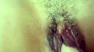 sola en casa con mi dildo enorme metiendolo en mi vagina sexy latina joven