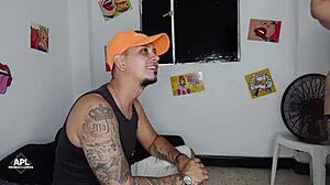 mi vecina tatuada me baila sensual con lenceria y la cojo duro en su sala mientras su marido trabaja