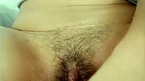 sola en casa con mi dildo enorme metiendolo en mi vagina sexy latina joven