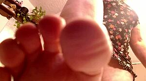 dawnskye's barefoot foot ignore with no panties and smoking fetish