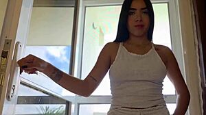 padrastro cachondo folla rico a su hijastra linda 😍🤤🔥