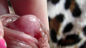 big clit throbs to orgasm up close 💦🔥