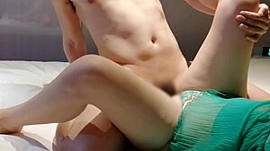 amateur japanese big tits girlfriend missionary creampie in bed