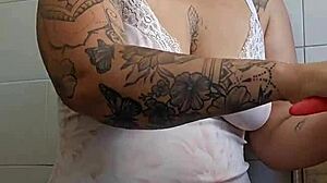 pregnant curves tease with big ass display seductively