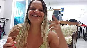 damn this latina's big ass shakes hot on webcam! 🔥🍑