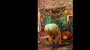 hotwife steffi dances her big pussy lips in sexy christmas pmv 🎄💃