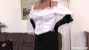 Deutsche Mutti Hunts For Sperm In Stockings And Saggy Tits