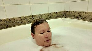 wanna fuck my friend's hot milf mom in the hot tub without him knowing??