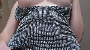 i catch her accidental upskirt no panties and she masturbates wet