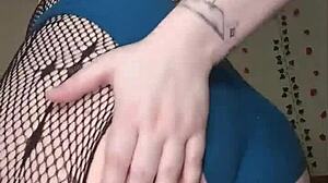 Curvy Amateur Shakes Big Ass Spreads Pussy Lips Twerking Softcore