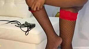 damn this cute colombian puta shakes ass and masturbates so hot