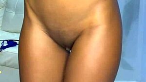 damn this cute colombian puta shakes ass and masturbates so hot