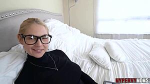 Sarah Vandella Tempts Stepson With Juicy Cunt
