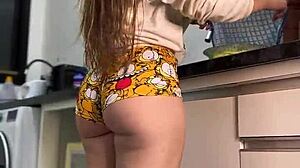 a hottie's early morning routine unfolds