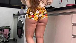 a hottie's early morning routine unfolds