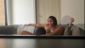 omg my pussy squirts crazy while he licks it deep amateur style 💦👅