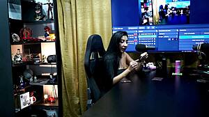 renatinha mello kisses him hard his cock rock solid pegada gostosa 😘🍆