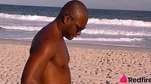 Japinha Drags Beach Pirocudo for Bareback Ass Pounding!